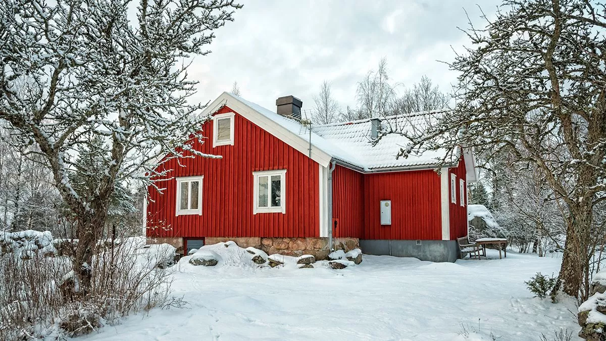 Spara el i sommarstugan genom smarta val i vinter.